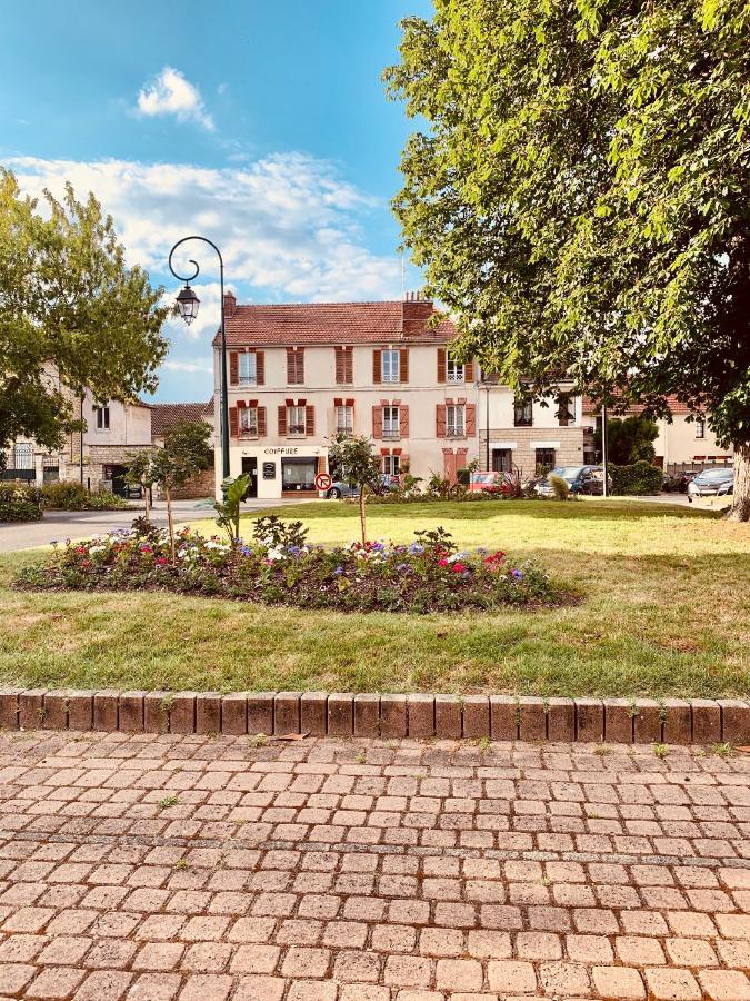 Le Logis Cantilien Lamorlaye-Chantilly Buitenkant foto