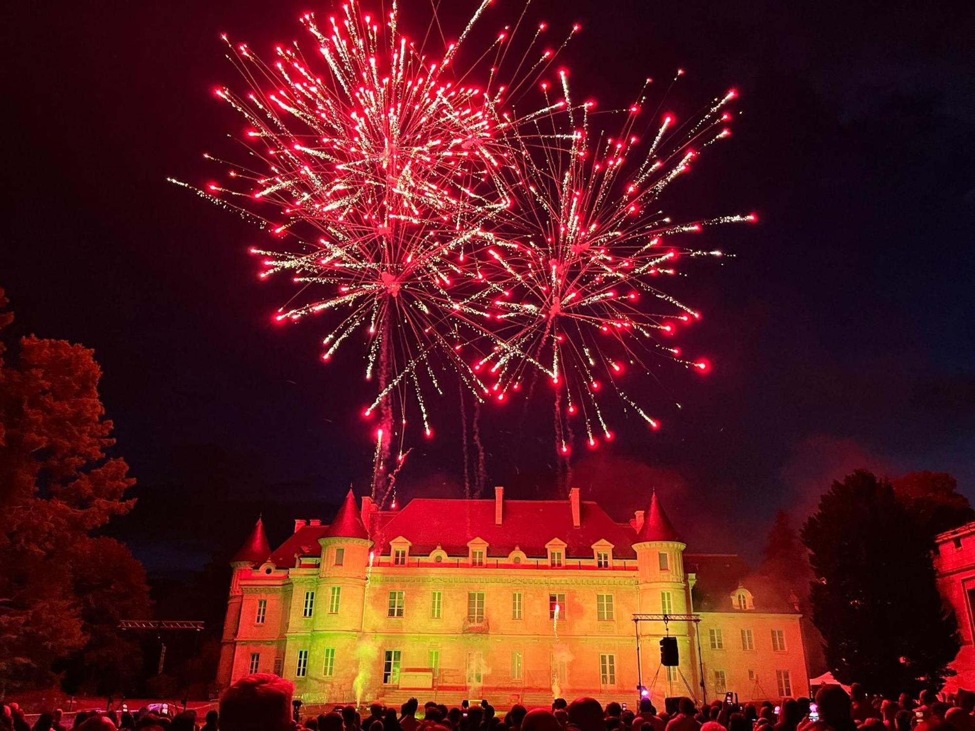 Le Logis Cantilien Lamorlaye-Chantilly Buitenkant foto